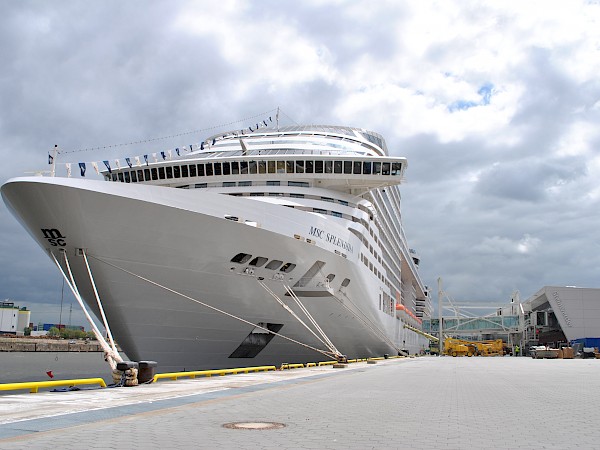 Cruise Center Steinwerder begrüßt knapp 60.000 Passagiere im ersten Monat Positive Bilanz der ersten 30 Tage am neuen Kreuzfahrtterminal