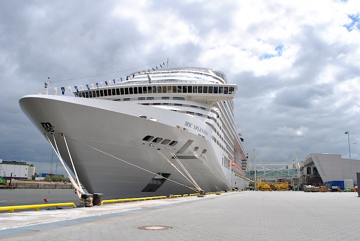 Cruise Center Steinwerder begrüßt knapp 60.000 Passagiere im ersten Monat Positive Bilanz der ersten 30 Tage am neuen Kreuzfahrtterminal
