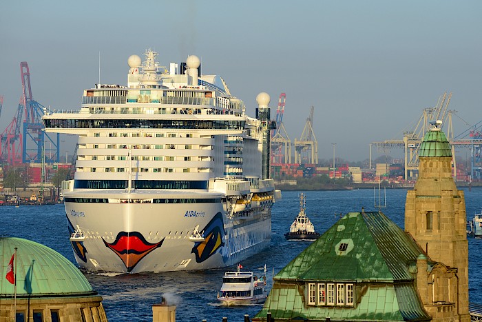 Cruise Gate Hamburg welcomes AIDAprima