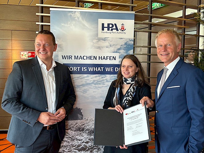 Hamburger Hafen und AIDA Cruises unterzeichnen Vereinbarung über weitere Zusammenarbeit